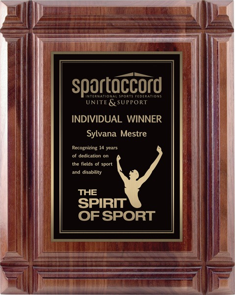 Walnut Deep Groove Laser Engraved Plaque 10 Inch — 10 po · Ref. PDU-AT22PLWGG171 — custom engraving — Mr Trophée