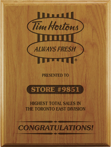 Plaque en bois d'aulne gravée – reconnaissance et remise de prix